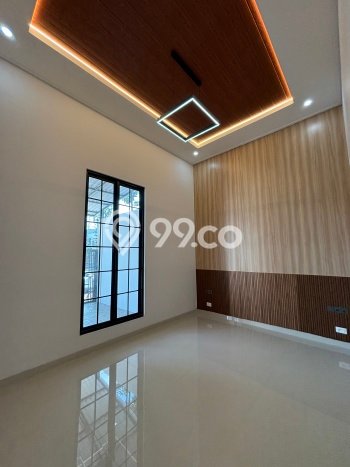 Rumah Luxury Modern Tanpa Renovasi di Taman Surya Jakarta Barat Rumah Luxury Modern Tanpa Renovasi di Taman Surya Jakarta Barat