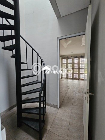 Rumah Mewah LB 280m2 Siap Pakai Desain Elegan di Gading Serpong, Tangerang Rumah Mewah LB 280m2 Siap Pakai Desain Elegan di Gading Serpong, Tangerang