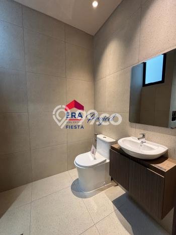 Rumah Strategis Minimalis Lb 111m2 di BSD, Tangerang Selatan Rumah Strategis Minimalis Lb 111m2 di BSD, Tangerang Selatan