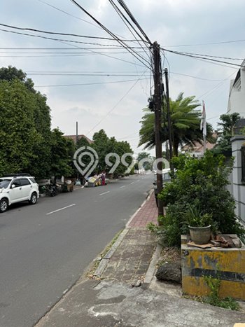 Rumah Elit Modern Tanpa Renovasi di Rawamangun Jakarta Timur Rumah Elit Modern Tanpa Renovasi di Rawamangun Jakarta Timur