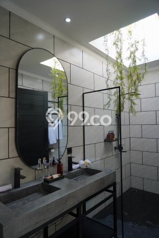 For Sale Vila Kawasan , Luas 460m2m², Lokasi Strategis For Sale Vila Kawasan , Luas 460m2m², Lokasi Strategis