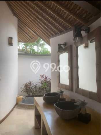 HARGA MENARIK! Vila Kawasan , Area 2060m2m², Kawasan Tenang dan aman HARGA MENARIK! Vila Kawasan , Area 2060m2m², Kawasan Tenang dan aman