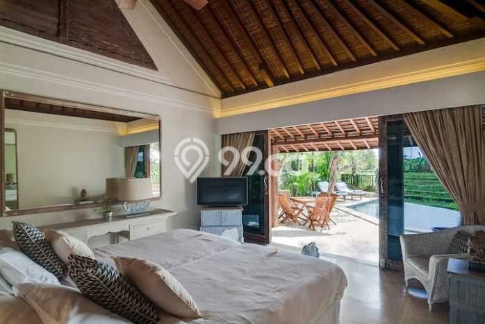 HARGA TERBAIK! Vila Kawasan , Area 950m2m², Area Strategis HARGA TERBAIK! Vila Kawasan , Area 950m2m², Area Strategis