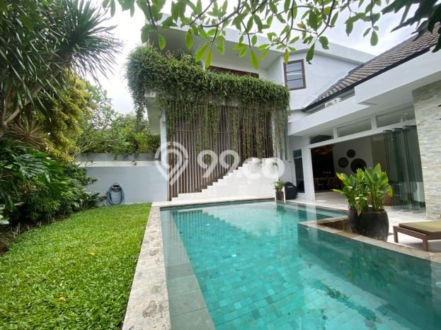 HOT DEAL! Vila Kawasan , Luas 400m2m², Area Strategis HOT DEAL! Vila Kawasan , Luas 400m2m², Area Strategis