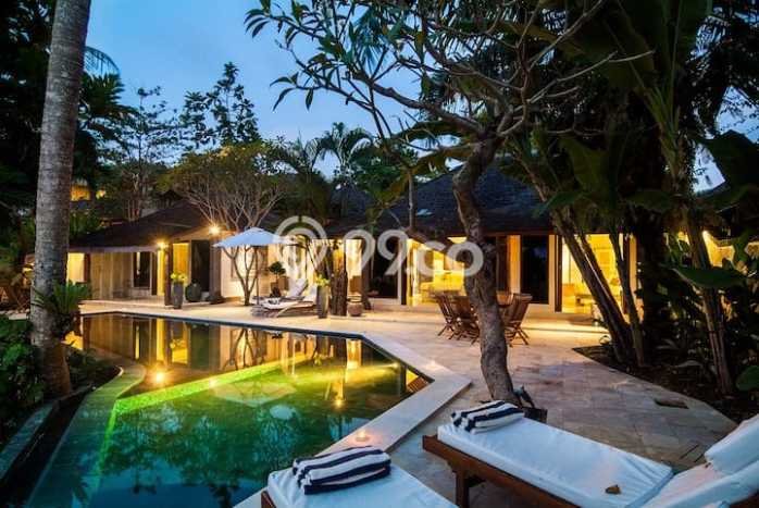 HARGA TERBAIK! Vila Kawasan , Area 950m2m², Area Strategis HARGA TERBAIK! Vila Kawasan , Area 950m2m², Area Strategis