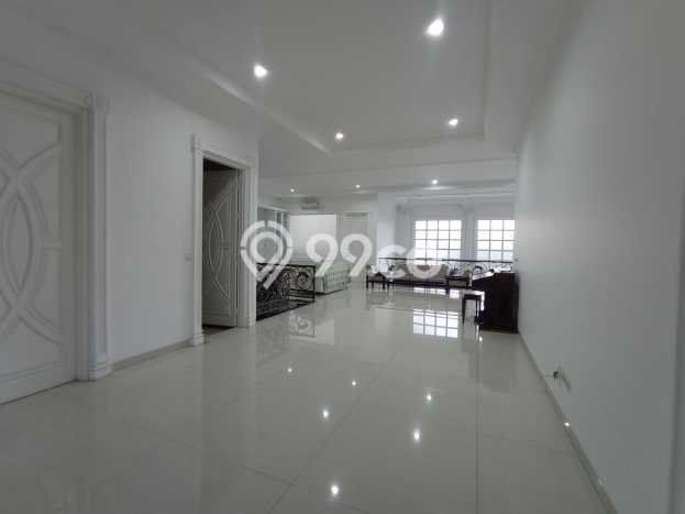 Hunian Elit LB 1000m2 Siap Huni Desain Elegan di Singgasana, Bandung Hunian Elit LB 1000m2 Siap Huni Desain Elegan di Singgasana, Bandung