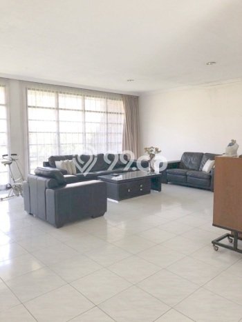 Ready to Use! Premium House LT 476m2 Desain Elegan di Cipaganti Ready to Use! Premium House LT 476m2 Desain Elegan di Cipaganti