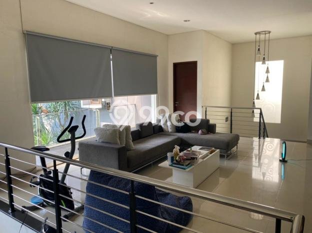 Rumah Luxury Modern Tanpa Renovasi di Singgasana Bandung Rumah Luxury Modern Tanpa Renovasi di Singgasana Bandung