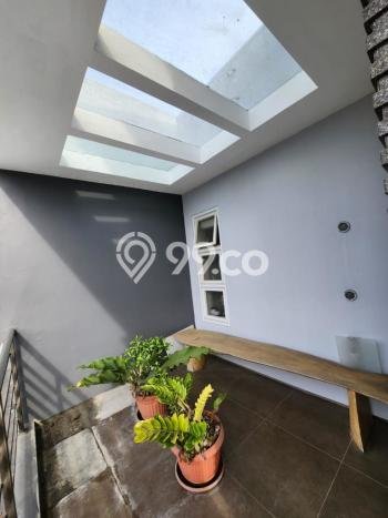 Rumah Elit LB 250m2 Siap Pakai Desain Elegan di Singgasana, Bandung Rumah Elit LB 250m2 Siap Pakai Desain Elegan di Singgasana, Bandung