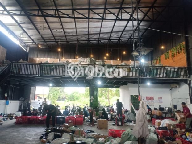 Jual Gudang Area Bisnis Kawasan Benowo, Luas 350m2m², Jalan Utama Jual Gudang Area Bisnis Kawasan Benowo, Luas 350m2m², Jalan Utama