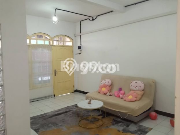 Rumah Luas Asri 5 KT Siap Huni di Manukan Surabaya Rumah Luas Asri 5 KT Siap Huni di Manukan Surabaya
