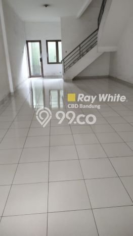 Unit Ruko Dijual di Bandung LT 100m2 & LB 204m2 Unit Ruko Dijual di Bandung LT 100m2 & LB 204m2