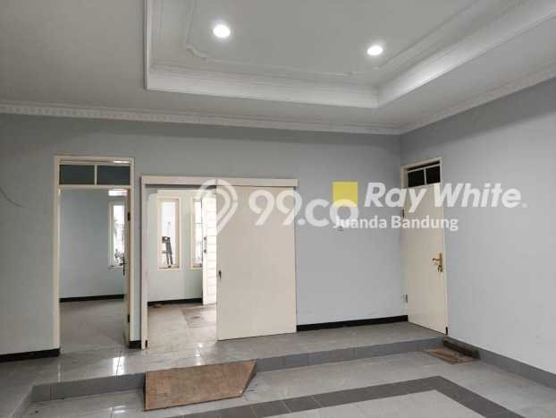 Dijual Hunian Rumah Terawat 4 Kamar di Soekarno Hatta, Bandung Dijual Hunian Rumah Terawat 4 Kamar di Soekarno Hatta, Bandung