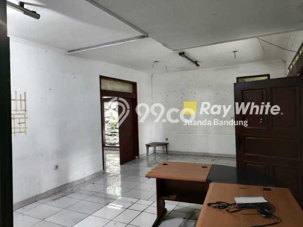 Dijual Rumah Luas Elegan Dengan View Eksklusif di Riau, Bandung Dijual Rumah Luas Elegan Dengan View Eksklusif di Riau, Bandung