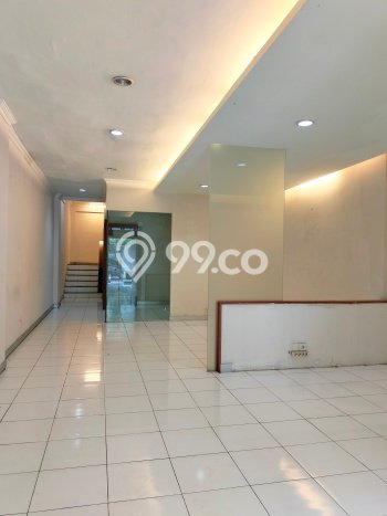 Ruko Disewa di Surabaya dengan LB 300m2 Area Komersial Ramai Ruko Disewa di Surabaya dengan LB 300m2 Area Komersial Ramai