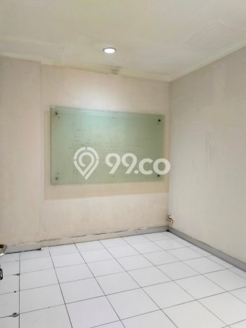 Ruko Disewa di Surabaya dengan LB 300m2 Area Komersial Ramai Ruko Disewa di Surabaya dengan LB 300m2 Area Komersial Ramai