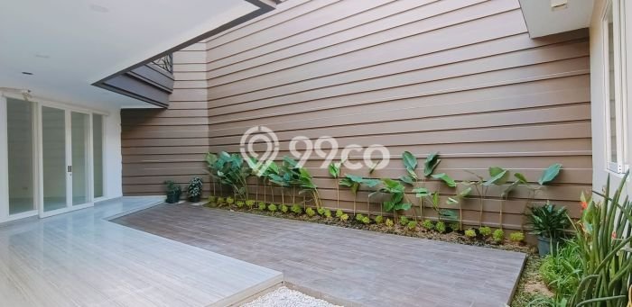 For Sale! Premium House LT 327m2 Desain Modern di Pakuwon City For Sale! Premium House LT 327m2 Desain Modern di Pakuwon City