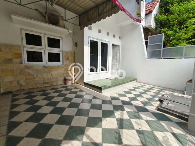 For Sale Hunian Rumah Nyaman 3 KT di Mulyosari, Surabaya For Sale Hunian Rumah Nyaman 3 KT di Mulyosari, Surabaya