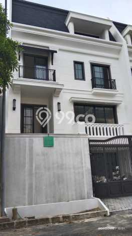 Ready to Use! Premium House LT 200m2 Desain Modern di Permata Buana Ready to Use! Premium House LT 200m2 Desain Modern di Permata Buana