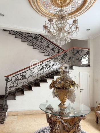 Rumah Elit Modern Tanpa Renovasi di Permata Buana Jakarta Barat Rumah Elit Modern Tanpa Renovasi di Permata Buana Jakarta Barat