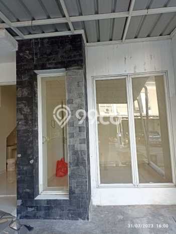 Disewakan! Rumah 3 Kamar Tidur &
2 Kamar Mandi di Graha Raya, Tangerang Selatan Disewakan! Rumah 3 Kamar Tidur &
2 Kamar Mandi di Graha Raya, Tangerang Selatan