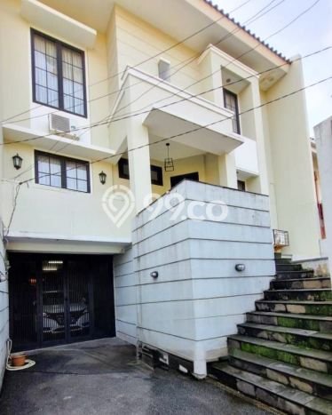 Jual Rumah Luas Elegan Dengan View Eksklusif di Pondok Indah, Jakarta Selatan Jual Rumah Luas Elegan Dengan View Eksklusif di Pondok Indah, Jakarta Selatan