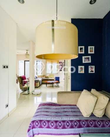 For Sale! Luxury House LT 208m2 Desain Elegan di BSD City For Sale! Luxury House LT 208m2 Desain Elegan di BSD City
