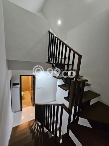 Jual Rumah Luas Elegan Dengan View Cantik di Jakarta Garden City, Jakarta Timur Jual Rumah Luas Elegan Dengan View Cantik di Jakarta Garden City, Jakarta Timur