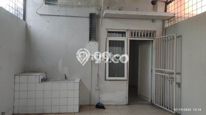 Ruko Disewakan di Kawasan Ramai Gayamsari, Semarang Ruko Disewakan di Kawasan Ramai Gayamsari, Semarang