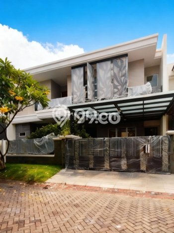 Ready to Use! Luxury House LT 345m2 Desain Elegan di Surabaya Kota Ready to Use! Luxury House LT 345m2 Desain Elegan di Surabaya Kota