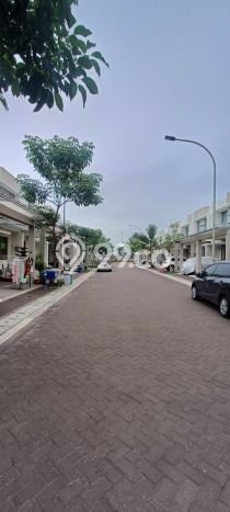 Disewakan! Rumah 3 Kamar Tidur &
2 Kamar Mandi di Pantai Indah Kapuk 2, Jakarta Utara Disewakan! Rumah 3 Kamar Tidur &
2 Kamar Mandi di Pantai Indah Kapuk 2, Jakarta Utara