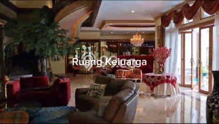 Hunian Mewah LB 1000m2 Siap Huni Desain Elegan di Alam Sutera, Tangerang Hunian Mewah LB 1000m2 Siap Huni Desain Elegan di Alam Sutera, Tangerang