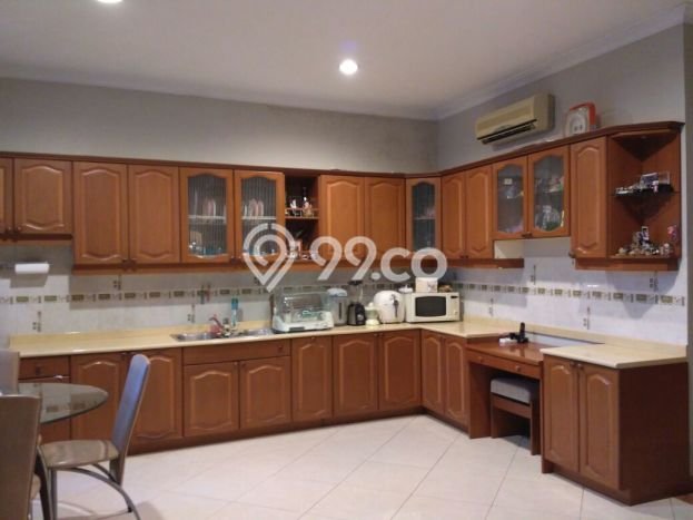 Rumah Elit LB 234m2 Siap Pakai Desain Elegan di Kemanggisan, Jakarta Barat Rumah Elit LB 234m2 Siap Pakai Desain Elegan di Kemanggisan, Jakarta Barat