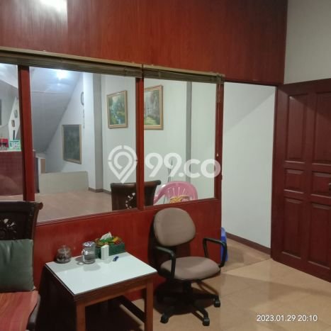 Ruko Dijual di Prime Area Jakarta Barat Luas 300m2 Ruko Dijual di Prime Area Jakarta Barat Luas 300m2
