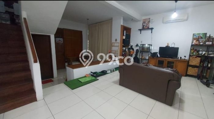 Rumah Mewah LB 200m2 Siap Huni Desain Elegan di Puri Indah, Jakarta Barat Rumah Mewah LB 200m2 Siap Huni Desain Elegan di Puri Indah, Jakarta Barat
