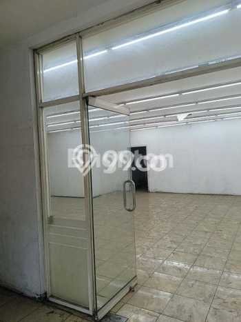 Ruko Disewa di Singosari, Malang, LT 600m2 / LB 750m2 Ruko Disewa di Singosari, Malang, LT 600m2 / LB 750m2