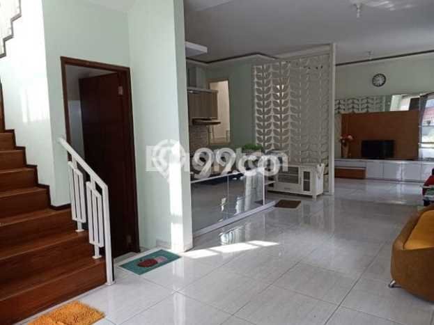 Dijual Rumah Luas Elegan Dengan View Eksklusif di Soekarno Hatta, Malang Dijual Rumah Luas Elegan Dengan View Eksklusif di Soekarno Hatta, Malang