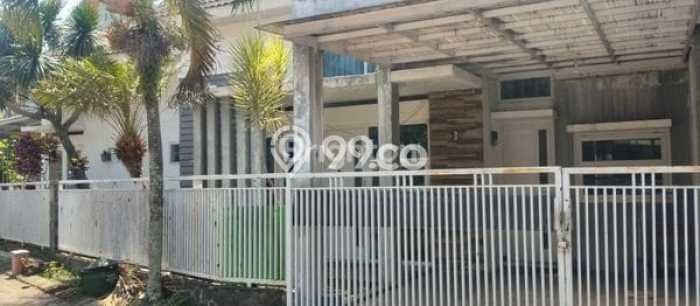 Disewakan! Rumah 8 Kamar Tidur &
6 Kamar Mandi di Soekarno Hatta, Malang Disewakan! Rumah 8 Kamar Tidur &
6 Kamar Mandi di Soekarno Hatta, Malang