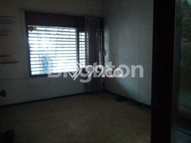 Disewakan! Rumah 5 Kamar Tidur &
3 Kamar Mandi di Tidar, Malang Disewakan! Rumah 5 Kamar Tidur &
3 Kamar Mandi di Tidar, Malang