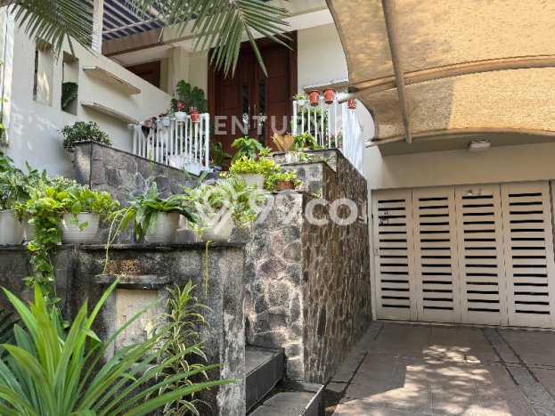 Ready to Use! Luxury House LT 150m2 Desain Elegan di Jati Padang Ready to Use! Luxury House LT 150m2 Desain Elegan di Jati Padang