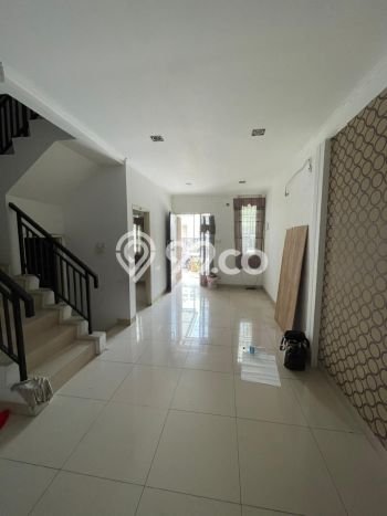 For Sale Hunian Elegan Klasik di Jakarta Utara For Sale Hunian Elegan Klasik di Jakarta Utara
