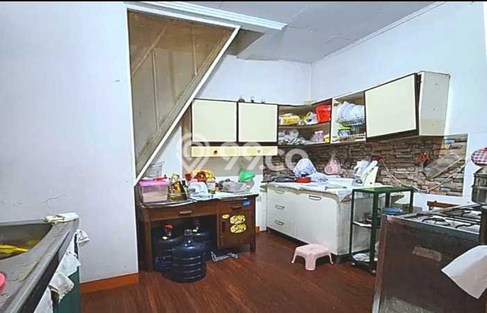 For Sale Hunian Elegan Klasik di Jakarta Utara For Sale Hunian Elegan Klasik di Jakarta Utara