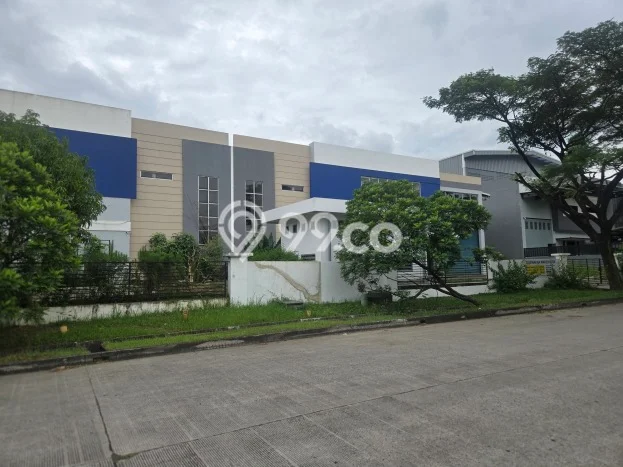 Gudang Disewakan Lokasi Lippo Cikarang Cikarang Harga Spesial! Gudang Disewakan Lokasi Lippo Cikarang Cikarang Harga Spesial!