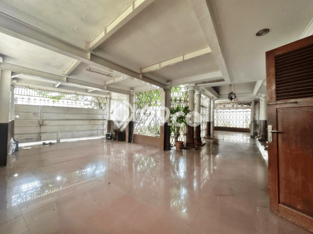 Ready to Use! Premium House LT 760m2 Desain Modern di Kuningan Ready to Use! Premium House LT 760m2 Desain Modern di Kuningan