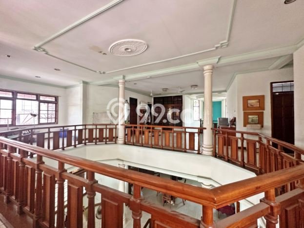 Rumah Elit Modern Tanpa Renovasi di Menteng Dalam Jakarta Selatan Rumah Elit Modern Tanpa Renovasi di Menteng Dalam Jakarta Selatan