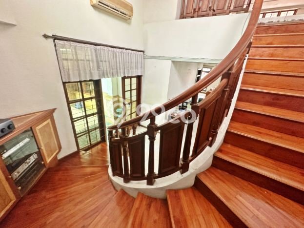 Ready to Use! Luxury House LT 760m2 Desain Elegan di Buaran Ready to Use! Luxury House LT 760m2 Desain Elegan di Buaran