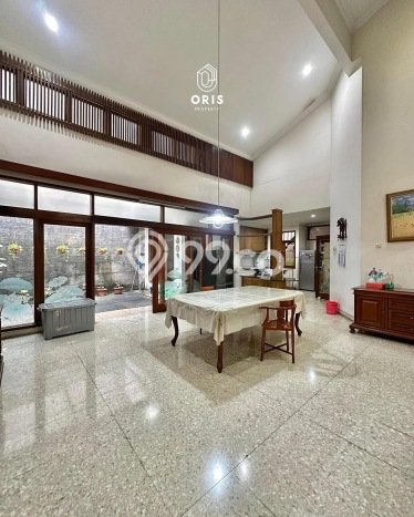 Ready to Use! Luxury House LT 433m2 Desain Modern di Pondok Indah Ready to Use! Luxury House LT 433m2 Desain Modern di Pondok Indah