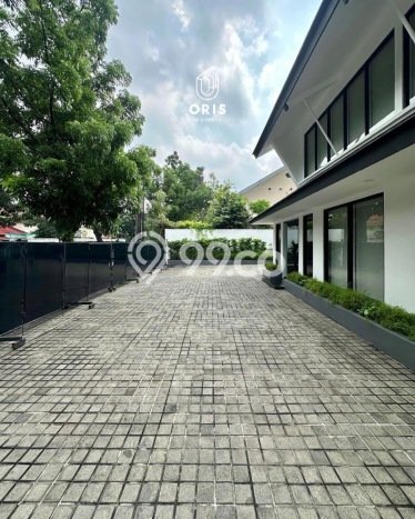 Komersial disewakan di Kebayoran Baru Jakarta Selatan dengan luas bangunan 382m2 Komersial disewakan di Kebayoran Baru Jakarta Selatan dengan luas bangunan 382m2