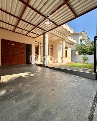 Ready to Use! Premium House LT 325m2 Desain Elegan di Pejaten Ready to Use! Premium House LT 325m2 Desain Elegan di Pejaten