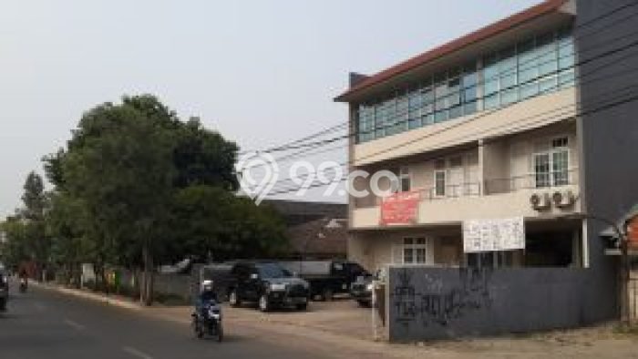 Disewakan Ruko di Kawasan Ramai Jatiwaringin Luas 368m2 Disewakan Ruko di Kawasan Ramai Jatiwaringin Luas 368m2